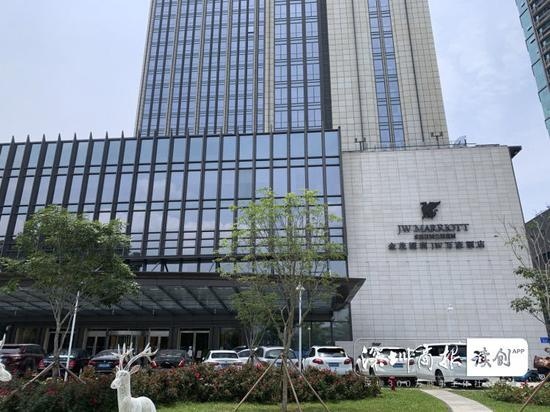 被吓懵五星级万豪酒店客房凌晨进入陌生人用的还是房卡