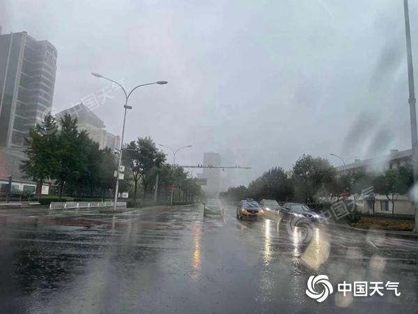 局地暴雨北京今日白天强降雨仍持续山区地质灾害风险较高